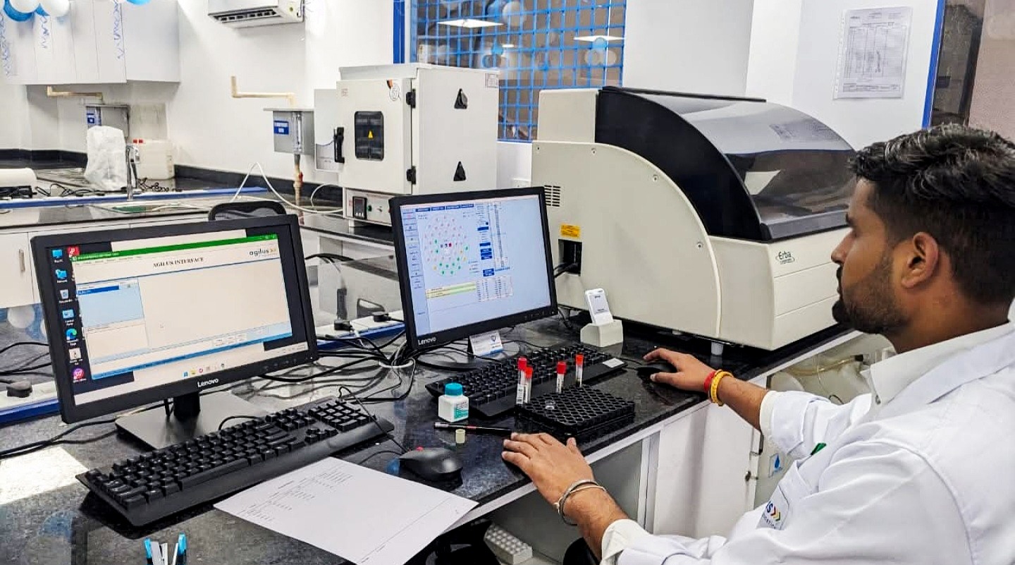 SRL diagnostic laboratory in Sector 11 Chandigarh near PGI with modern machinery